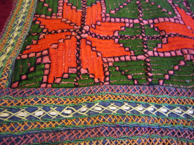 アフガン刺繍