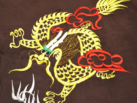 龍の刺繍